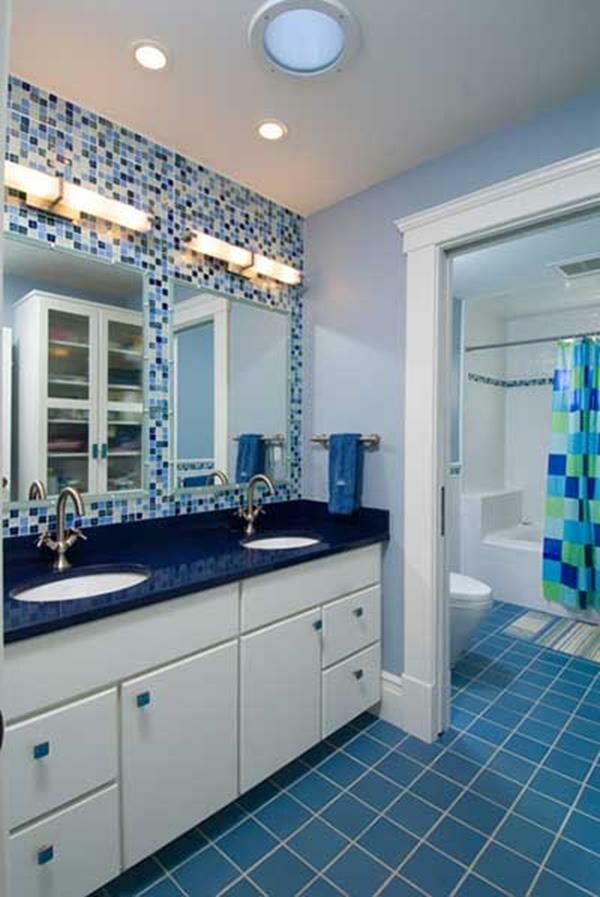 Blue and White Bathroom Decoration 11